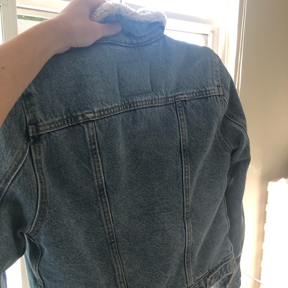 Levi’s sherpa denim trucker jacket XS - Picture 2 of 3